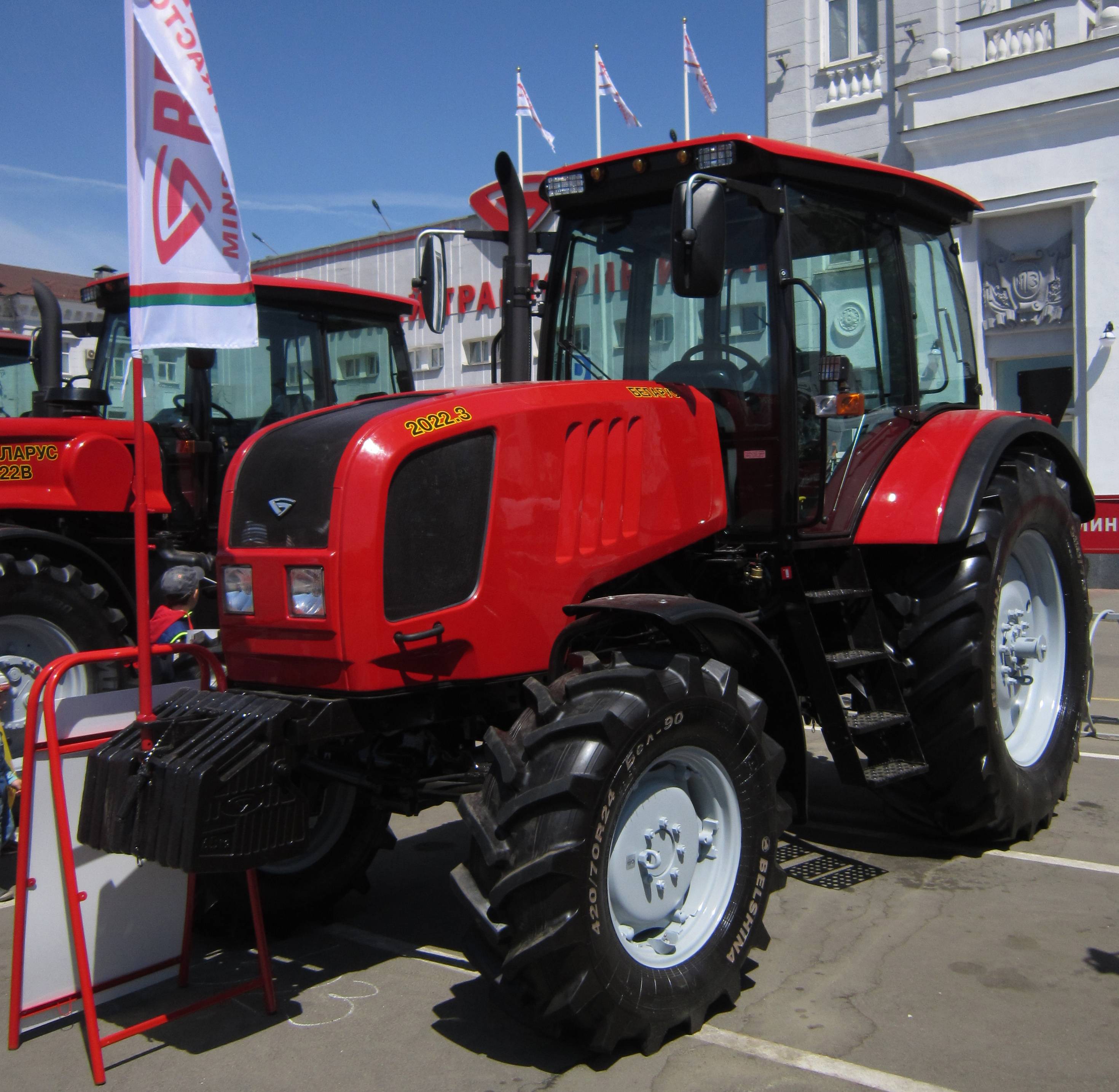 Трактор беларус, модель мтз-2022