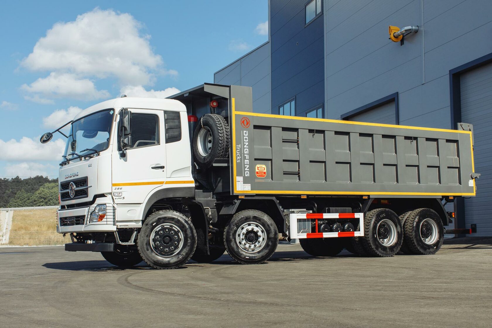 Dongfeng dfz3310gsz4d4 — самосвал китайского производства