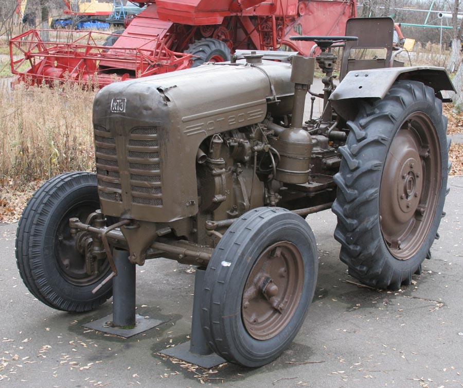 Трактор дт-20 — простая модель для сельхоз работ