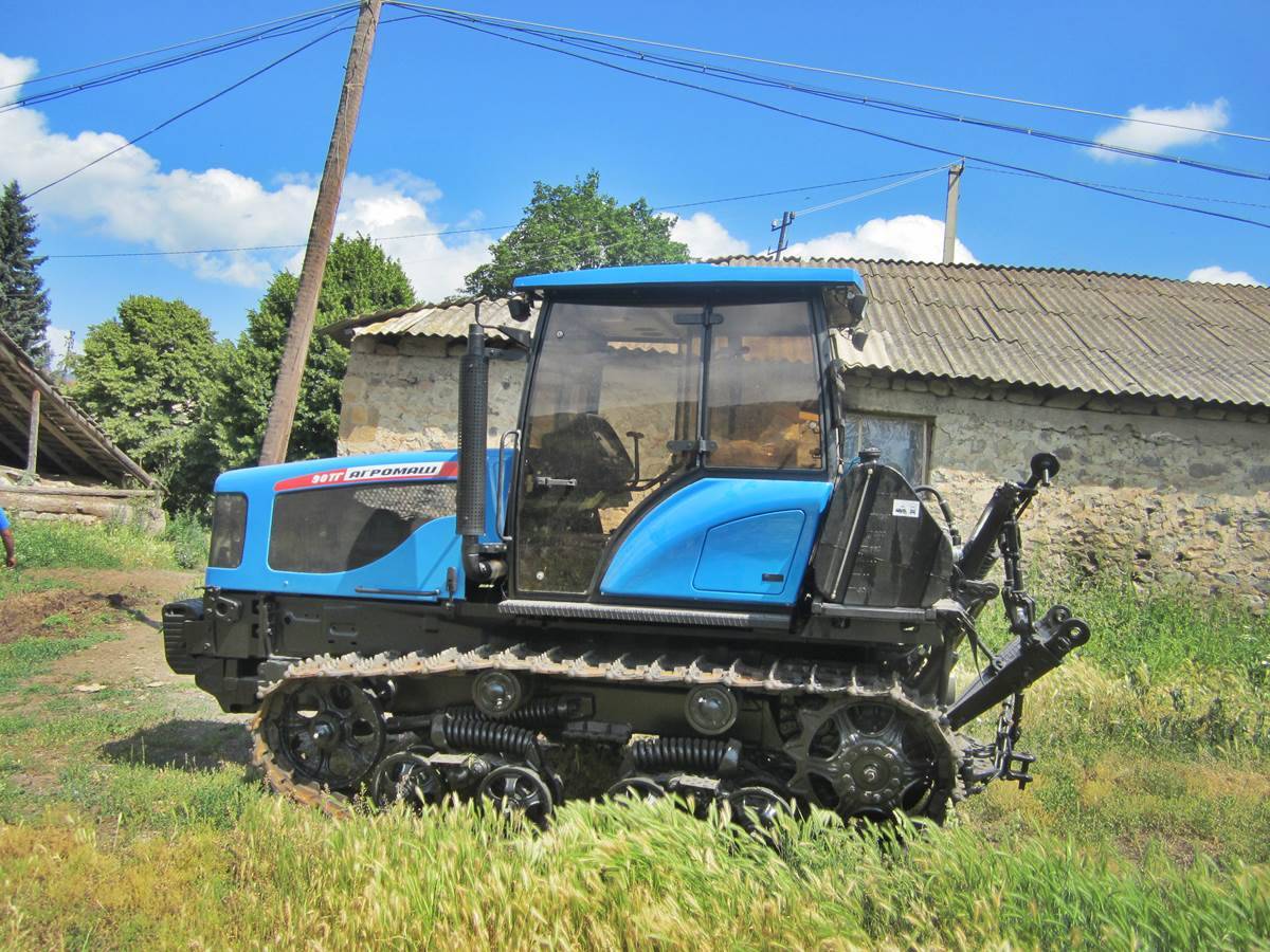 Первый в ссср гусеничный пропашной трактор кд-35 | carakoom.com