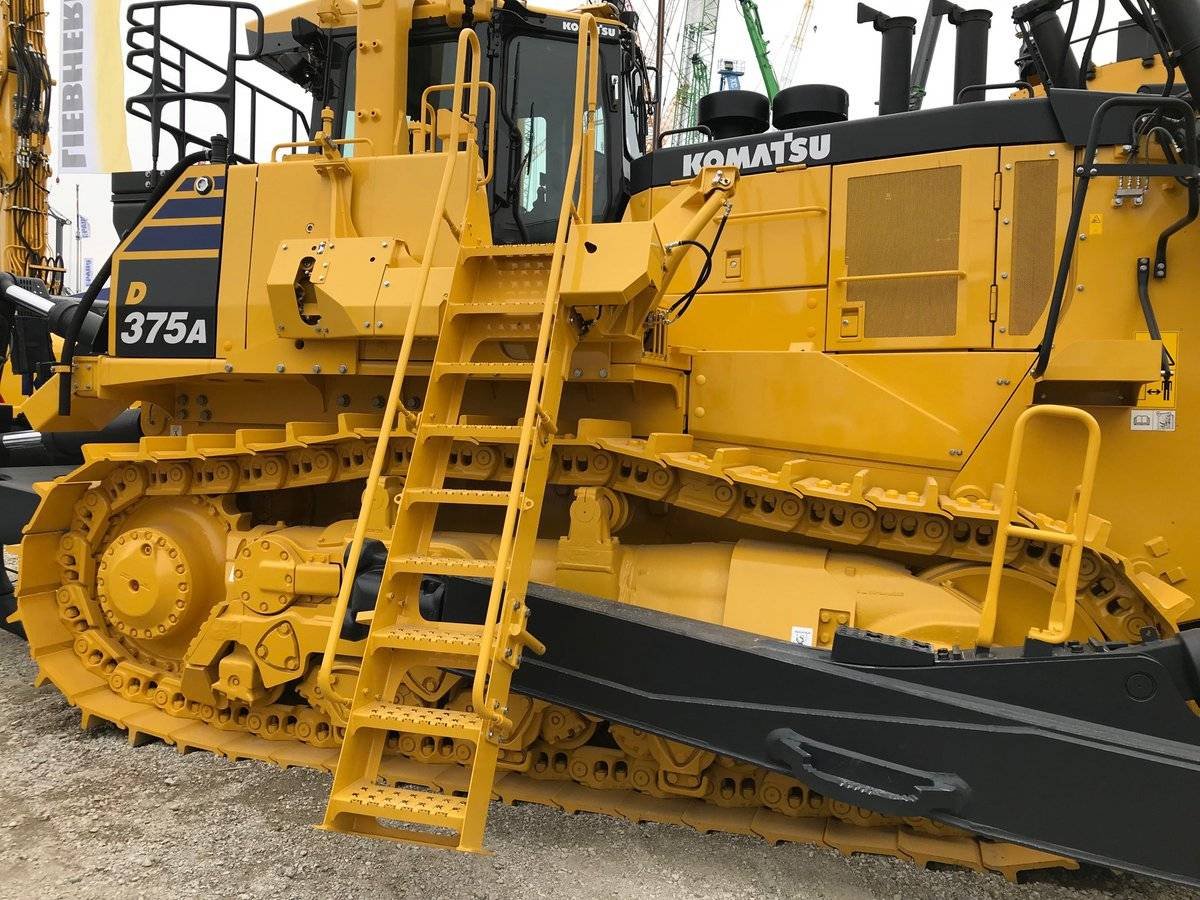 Komatsu d85ess-2a бульдозер