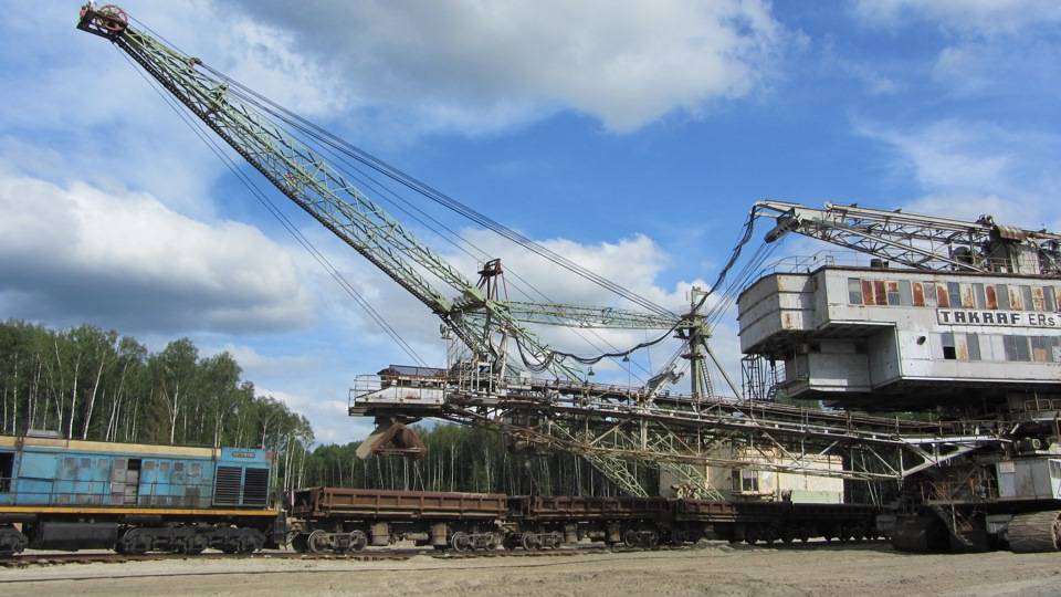 Шагающий экскаватор: нкмз, уралмаш, опорные башмаки, роторный