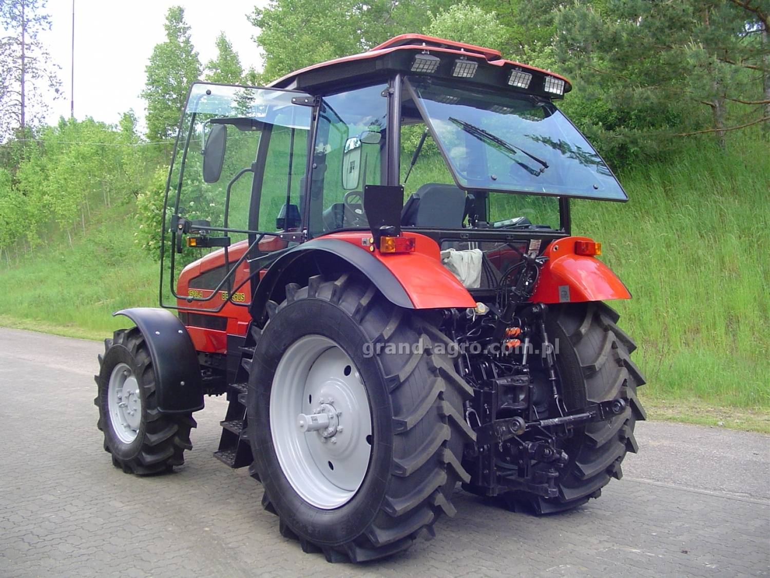 Трактор «беларус» мтз-1523: описание, производитель, технические характеристики, направление, фото