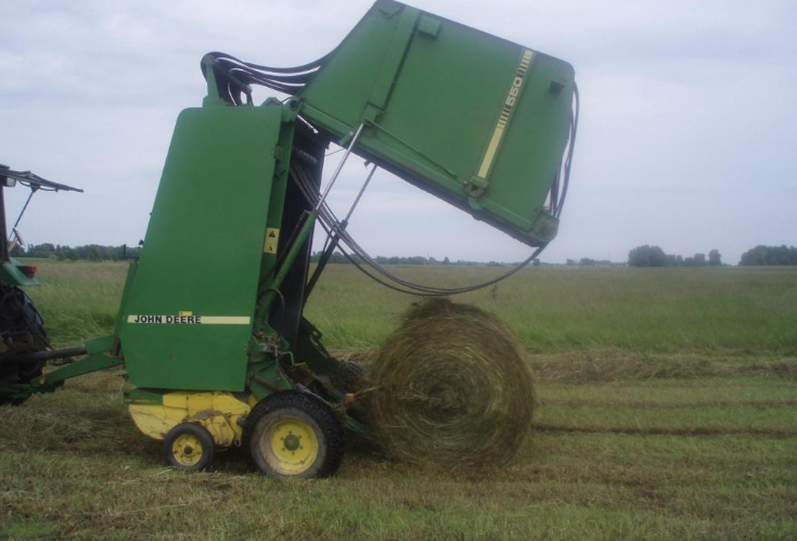 John deere 590d vs. john deere 550 lc