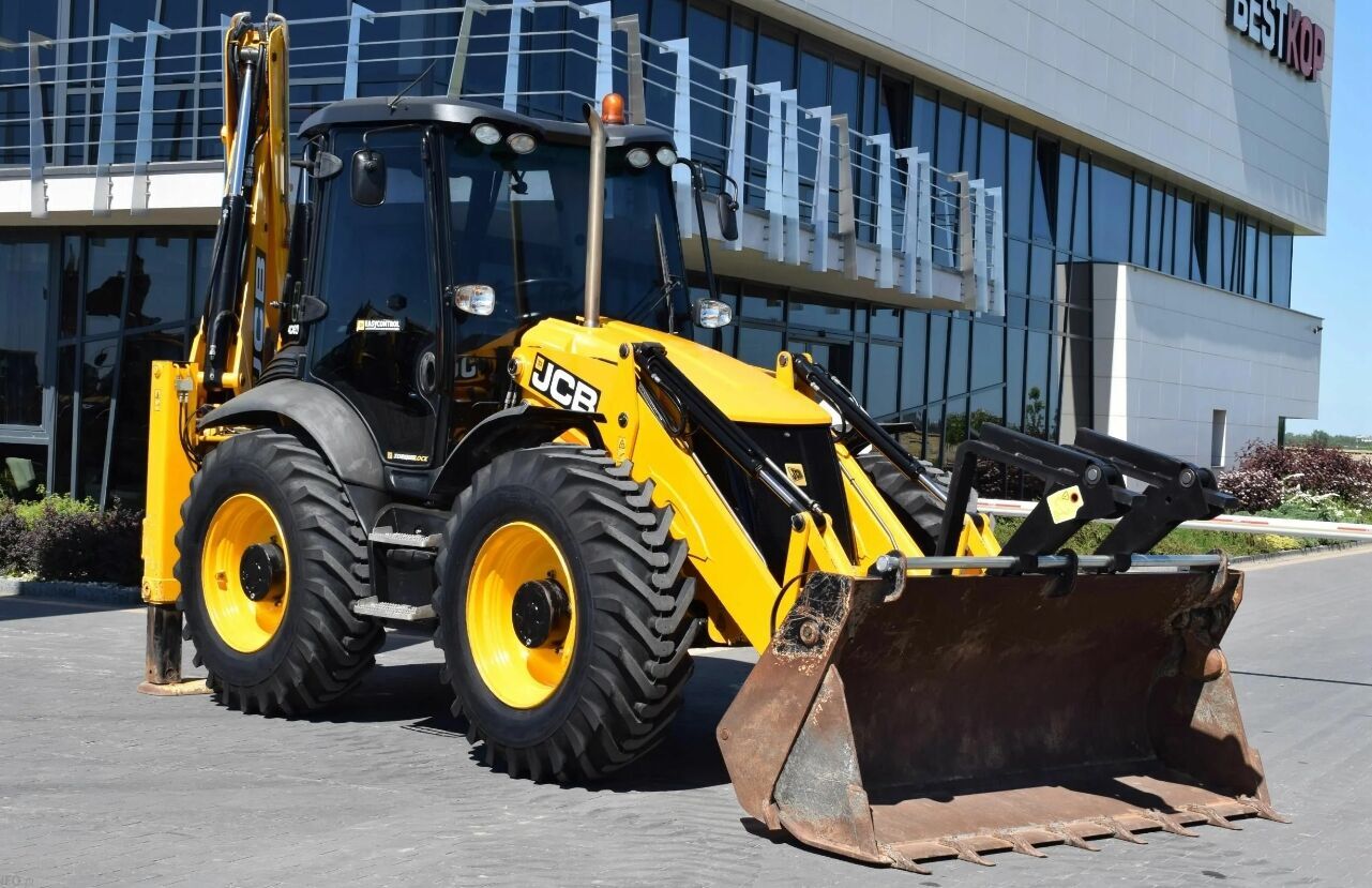 Экскаватор-погрузчик JCB 4CX
