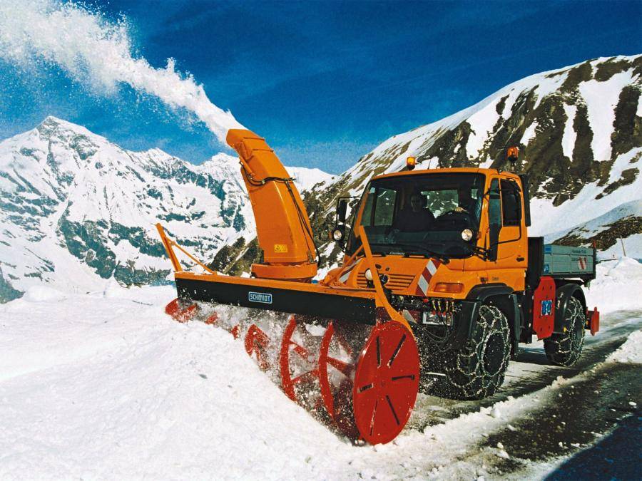Что такое снегоуборочная машина: разновидности, оснащение, приемы работы