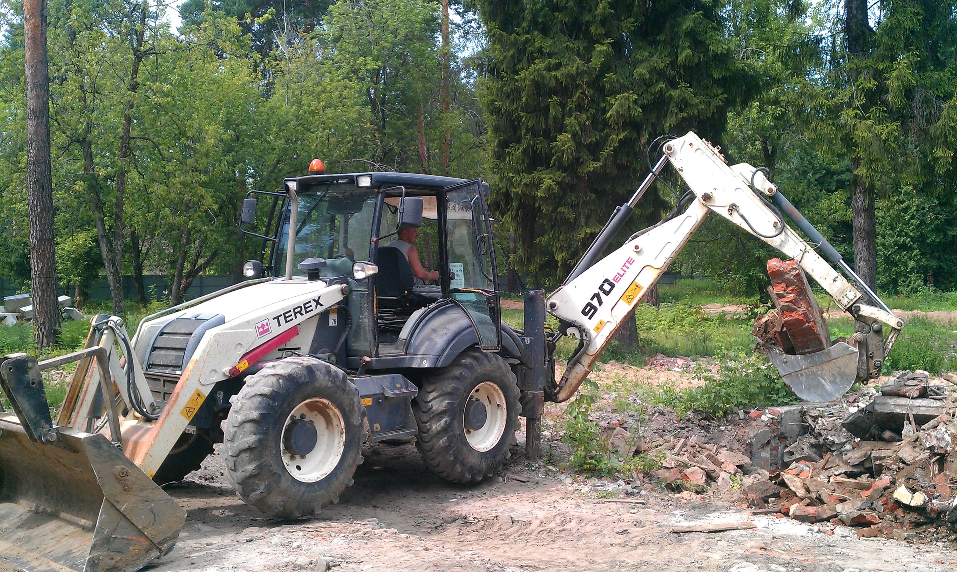 Экскаватор-погрузчик terex tlb 825 технические характеристики, особенности: покупать или арендовать