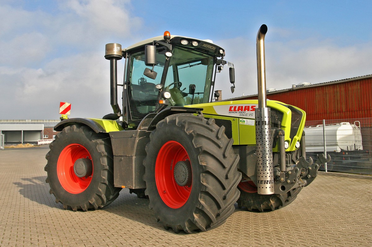 Популярный трактор Claas Xerion 5000 технические характеристики