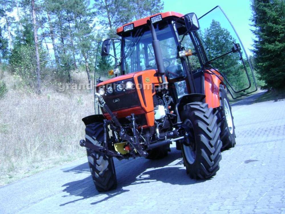 Трактор мтз 422 с расширенными возможностями агрегатирования