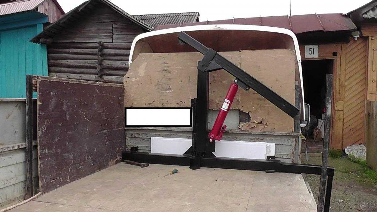 Кран в кузов грузового автомобиля