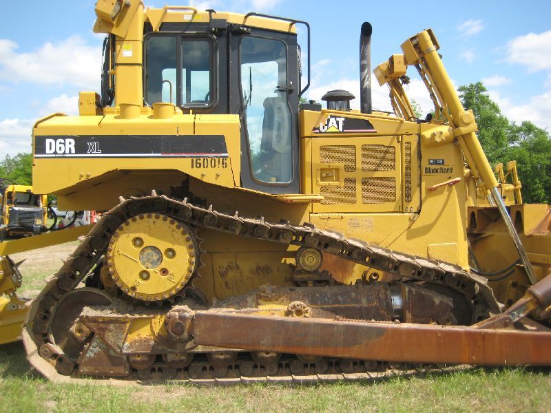 Бульдозер Cat D6R: характеристики и особенности